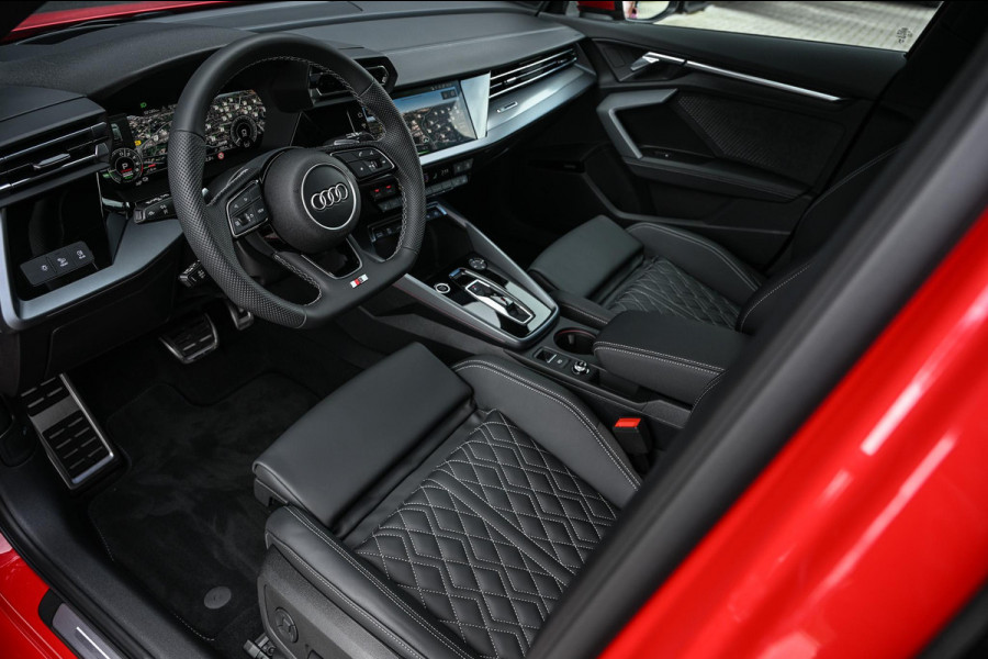 Audi A3 Sportback 45 TFSI e S edition Competition | Panoramadak | 5 jr garantie | Ambiance interieur | Active Cruise | Sonos Sound | S-Seats + Memory | Head-Up | Camera | Stoelverwarming | Keyless