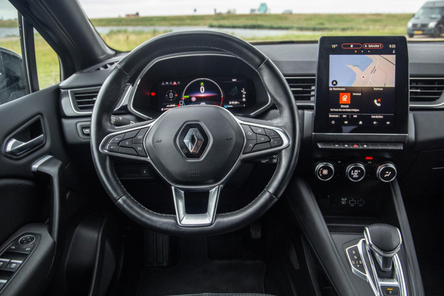 Renault Captur 1.6 E-Tech plug-in hybrid 160 iconic BLACK LINE / CRUISE CONTROLE / NAVI / CARPLAY