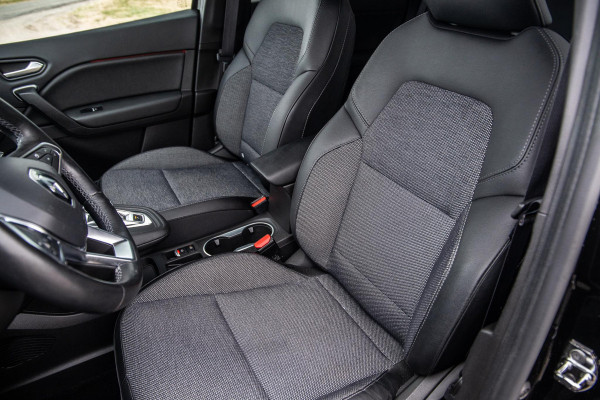 Renault Captur 1.6 E-Tech plug-in hybrid 160 iconic BLACK LINE / CRUISE CONTROLE / NAVI / CARPLAY