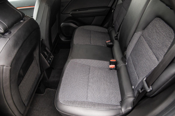 Renault Captur 1.6 E-Tech plug-in hybrid 160 iconic BLACK LINE / CRUISE CONTROLE / NAVI / CARPLAY