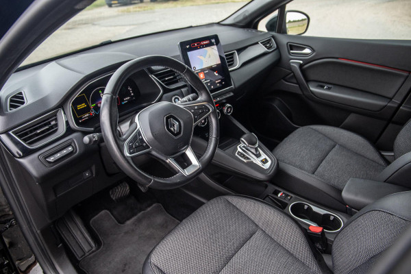 Renault Captur 1.6 E-Tech plug-in hybrid 160 iconic BLACK LINE / CRUISE CONTROLE / NAVI / CARPLAY