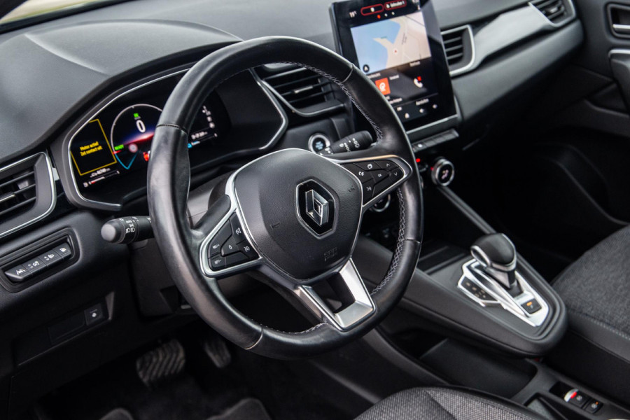 Renault Captur 1.6 E-Tech plug-in hybrid 160 iconic BLACK LINE / CRUISE CONTROLE / NAVI / CARPLAY