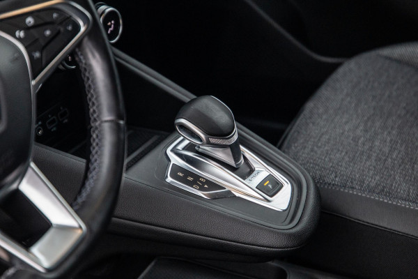 Renault Captur 1.6 E-Tech plug-in hybrid 160 iconic BLACK LINE / CRUISE CONTROLE / NAVI / CARPLAY