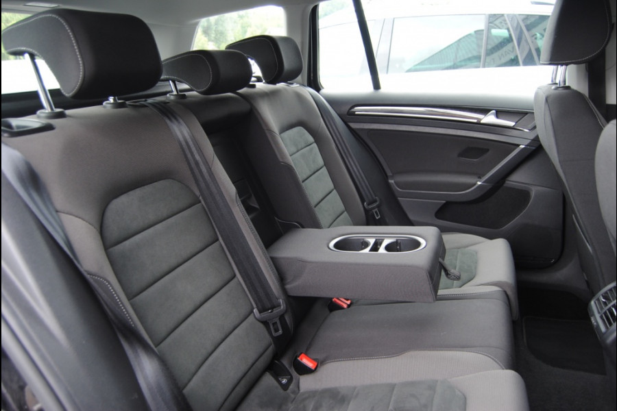 Volkswagen Golf Variant 1.5 TSI Highline | Adaptive Cruise | NAV | Airco