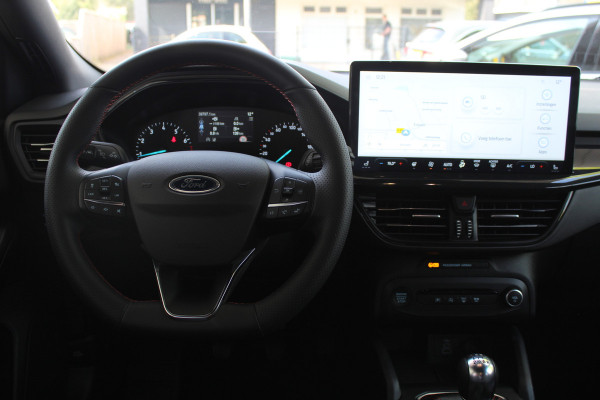 Ford FOCUS Wagon 1.0 EcoBoost Hybrid ST Line | Head-Up | Adaptieve cruise | Trekhaak | Winterpack