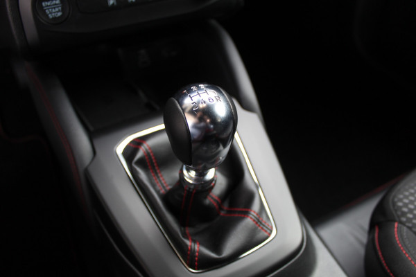 Ford FOCUS Wagon 1.0 EcoBoost Hybrid ST Line | Head-Up | Adaptieve cruise | Trekhaak | Winterpack