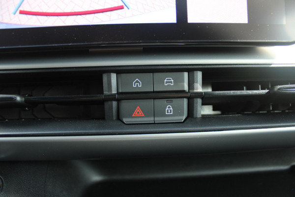 Jeep Avenger 1.2 e-Hybrid 110PK SUMMIT | PANORAMA SCHUIF/KANTEL DAK | INFOTAINMENT & CONVENIENCE PACK: NAVIGATIE/VERKEERBORDENINFORMATIE/KEYLESS ENTRY EN START/HANDSFREE ELEKTRISCH BEDIENBARE ACHTERKLEP/JBL AUDIO SYSTEM/AFDEKKING MIDDENCONSOLE | WINTERPACK: STOELVERWARMING/VERWARMBARE VOORRUITRAND | 18" LICHTMETAAL DIAMOND CUT | ADAPTIVE CRUISE CONTROL + LANE CENTERINGASSIST | SELEC-TERRAIN DRIVING MODE SELECT | 360° PARKEERSENSENSOREN | ACHTERUITRIJCAMERA 180° MET DRONE-VIEW | AUTOMATISCH GROOTLICHT | BLIND SPOT WARNING | FULL LED KOPLAMPEN | ZWART DAK |DRAADLOZE APPLE CARPLAY/AND