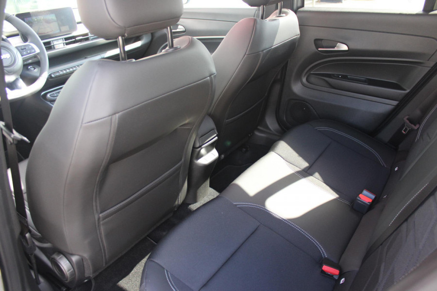 Jeep Avenger 1.2 e-Hybrid 110PK SUMMIT | PANORAMA SCHUIF/KANTEL DAK | INFOTAINMENT & CONVENIENCE PACK: NAVIGATIE/VERKEERBORDENINFORMATIE/KEYLESS ENTRY EN START/HANDSFREE ELEKTRISCH BEDIENBARE ACHTERKLEP/JBL AUDIO SYSTEM/AFDEKKING MIDDENCONSOLE | WINTERPACK: STOELVERWARMING/VERWARMBARE VOORRUITRAND | 18" LICHTMETAAL DIAMOND CUT | ADAPTIVE CRUISE CONTROL + LANE CENTERINGASSIST | SELEC-TERRAIN DRIVING MODE SELECT | 360° PARKEERSENSENSOREN | ACHTERUITRIJCAMERA 180° MET DRONE-VIEW | AUTOMATISCH GROOTLICHT | BLIND SPOT WARNING | FULL LED KOPLAMPEN | ZWART DAK |DRAADLOZE APPLE CARPLAY/AND