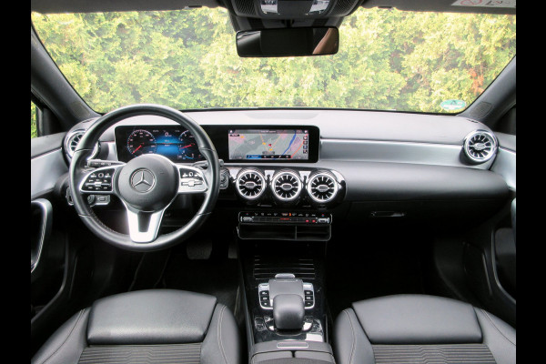Mercedes-Benz A-Klasse 220 Launch Ed. Automaat * LED * Virt. Cockpit * Camera *