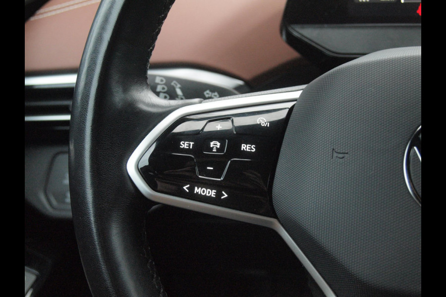 Volkswagen ID.4 Business 77 kWh | Camera | Trekhaak | IQ. LIGHT | Sfeerverlichting | Apple Carplay | NL-Auto |