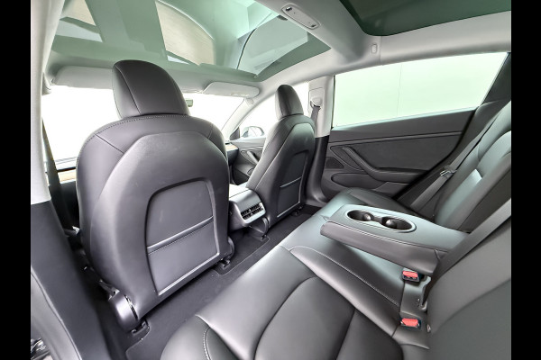 Tesla Model 3 Performance AWD 513PK Facelift Warmtepomp Lmv 20" Panoramadak Adap.Cruise Elek.Verwarmde Stoelen+Memory Inductieladen Navi Camer SOH 85.6% Led Pdc Privacy Glas Elek.Achterklep Keyless 4WD Fabrieksgarantie op Accu en Motor tot 18-02-2029/192.000KM