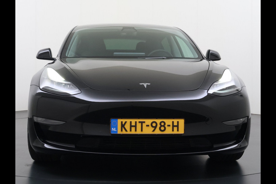 Tesla Model 3 Performance AWD 513PK Facelift Warmtepomp Lmv 20" Panoramadak Adap.Cruise Elek.Verwarmde Stoelen+Memory Inductieladen Navi Camer SOH 85.6% Led Pdc Privacy Glas Elek.Achterklep Keyless 4WD Fabrieksgarantie op Accu en Motor tot 18-02-2029/192.000KM