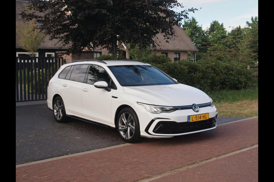 Volkswagen Golf Variant 1.5 TSI R-Line | Camera | Sfeerverlichting | ACC | Apple Carplay | NL-Auto |