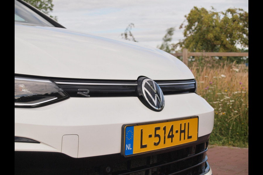 Volkswagen Golf Variant 1.5 TSI R-Line | Camera | Sfeerverlichting | ACC | Apple Carplay | NL-Auto |