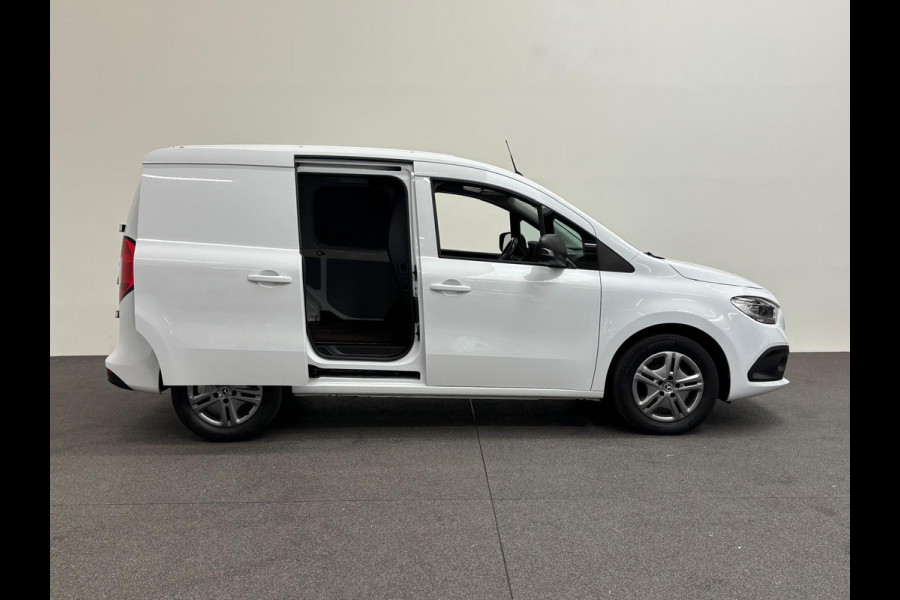 Mercedes-Benz Citan 110 CDI L2 Pro Airco Cruise control Achteruitrijcamera Verwarmde stoel Trekhaak Parkeersensor achter Apple Carplay/ Android Auto