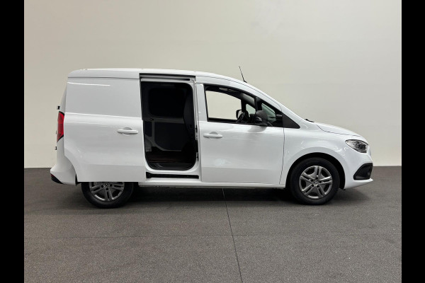 Mercedes-Benz Citan 110 CDI L2 Pro Airco Cruise control Achteruitrijcamera Verwarmde stoel Trekhaak Parkeersensor achter Apple Carplay/ Android Auto