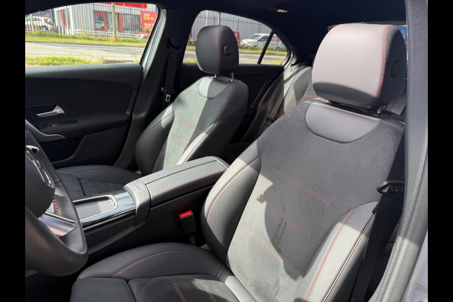 Mercedes-Benz A-Klasse 180 AMG Line | Pano | Sfeer | Airco | Cruise