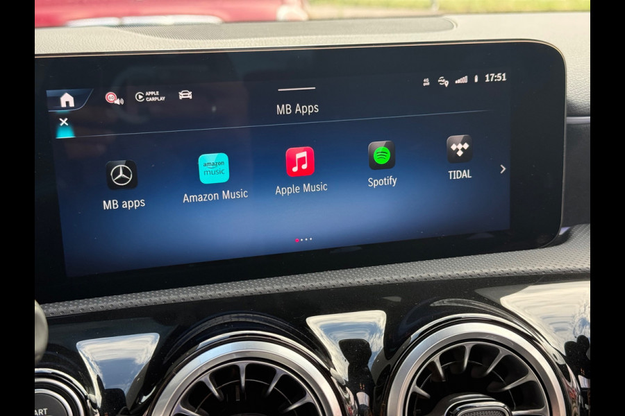 Mercedes-Benz A-Klasse 180 AMG Line | Pano | Sfeer | Airco | Cruise