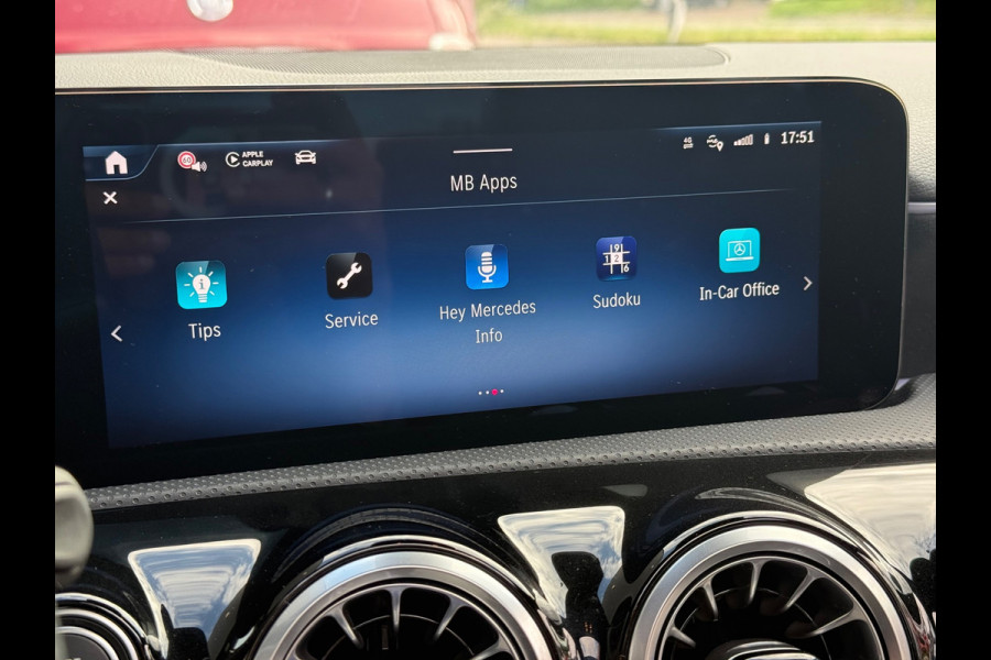 Mercedes-Benz A-Klasse 180 AMG Line | Pano | Sfeer | Airco | Cruise