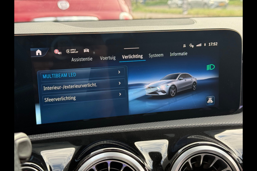 Mercedes-Benz A-Klasse 180 AMG Line | Pano | Sfeer | Airco | Cruise