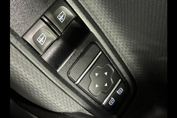 Mercedes-Benz Citan 110 CDI L2 Pro Airco Cruise control Achteruitrijcamera Verwarmde stoel Trekhaak Parkeersensor achter Apple Carplay/ Android Auto