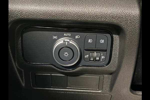Mercedes-Benz Citan 110 CDI L2 Pro Airco Cruise control Achteruitrijcamera Verwarmde stoel Trekhaak Parkeersensor achter Apple Carplay/ Android Auto