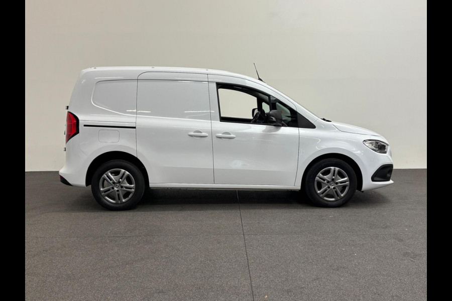 Mercedes-Benz Citan 110 CDI L2 Pro Airco Cruise control Achteruitrijcamera Verwarmde stoel Trekhaak Parkeersensor achter Apple Carplay/ Android Auto