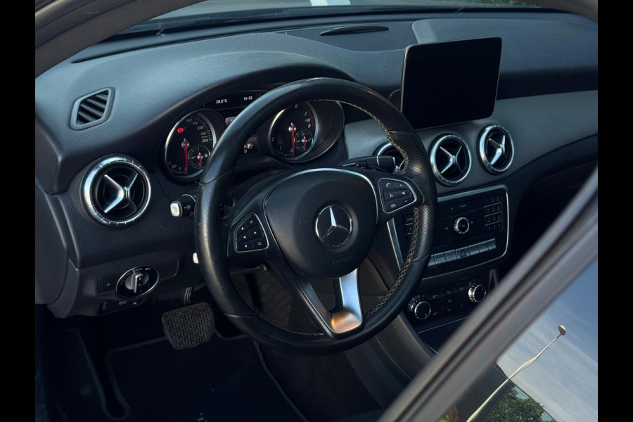 Mercedes-Benz CLA-Klasse 180 Prestige 7g aut PANO | LEDER | LED | CLIMATE | SPORTVELGEN