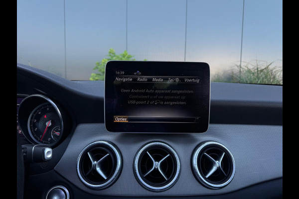 Mercedes-Benz CLA-Klasse 180 Prestige 7g aut PANO | LEDER | LED | CLIMATE | SPORTVELGEN