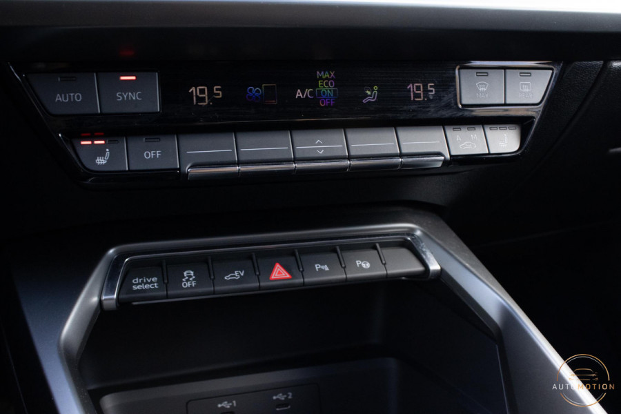 Audi A3 Sportback 40 TFSIe Advanced edition PANO HUD MATRIX CAMERA PARKEER