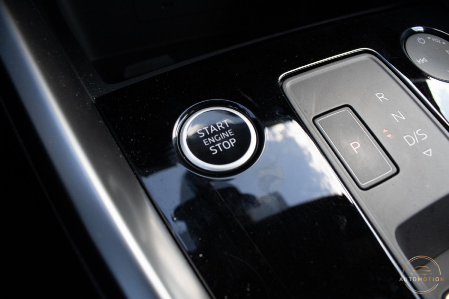 Audi A3 Sportback 40 TFSIe Advanced edition PANO HUD MATRIX CAMERA PARKEER