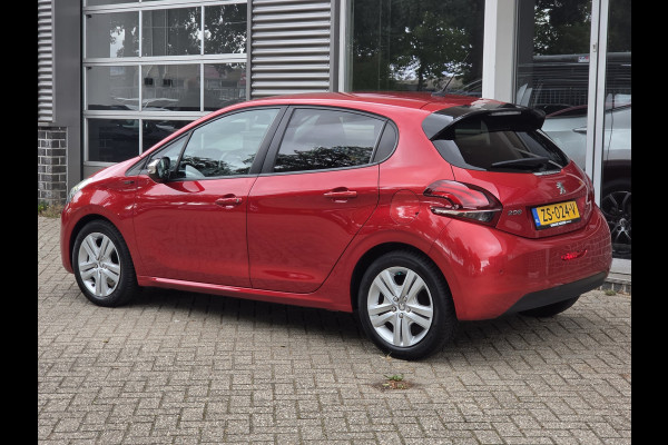 Peugeot 208 1.2 PureTech Signature Carplay Navi Pdc Cruise Controle