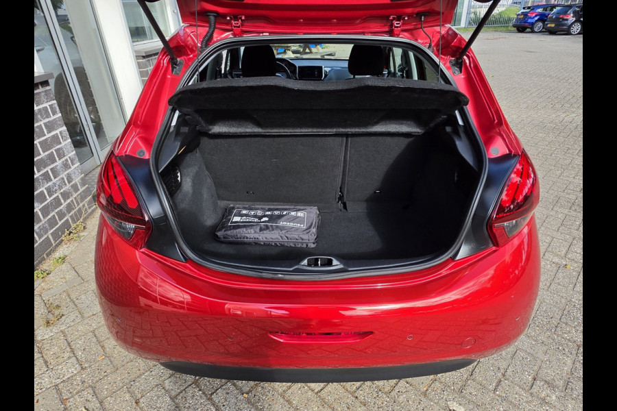 Peugeot 208 1.2 PureTech Signature Carplay Navi Pdc Cruise Controle