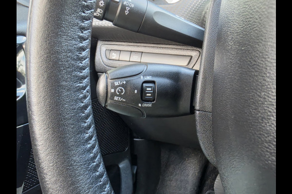 Peugeot 208 1.2 PureTech Signature Carplay Navi Pdc Cruise Controle