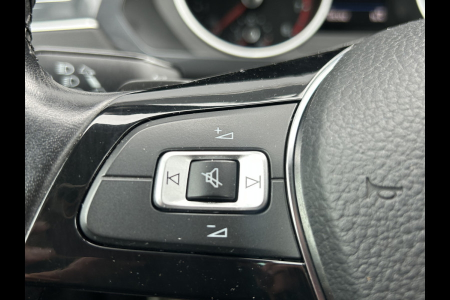 Volkswagen Tiguan BWJ 2020 | 1.5TS 150PK I ACT Highline AUTOMAAT | TREKHAAK | CLIMA | NAVI | PRICAY GLASS | PDC 2X | CARPLAY |