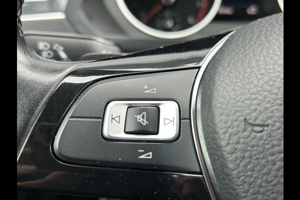 Volkswagen Tiguan BWJ 2020 | 1.5TS 150PK I ACT Highline AUTOMAAT | TREKHAAK | CLIMA | NAVI | PRICAY GLASS | PDC 2X | CARPLAY |