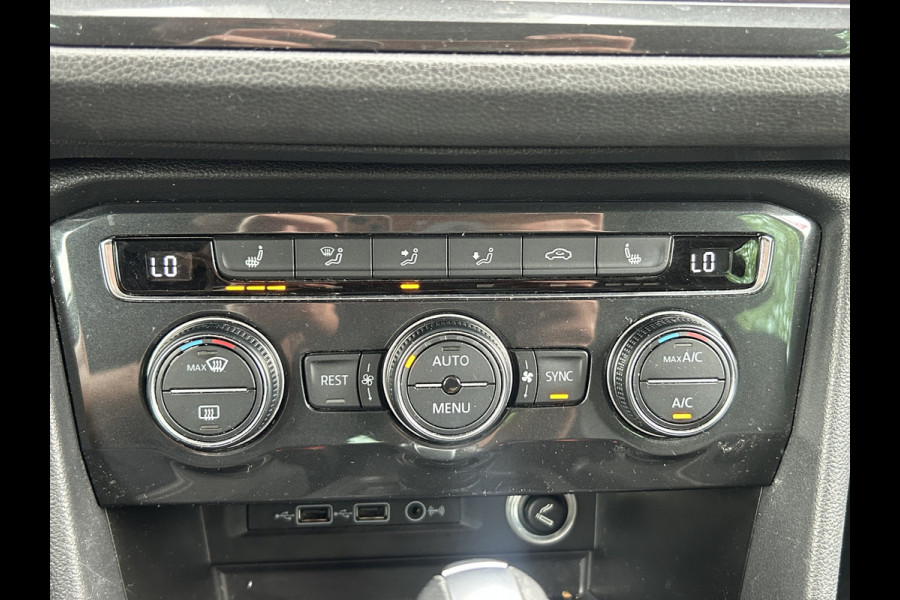 Volkswagen Tiguan BWJ 2020 | 1.5TS 150PK I ACT Highline AUTOMAAT | TREKHAAK | CLIMA | NAVI | PRICAY GLASS | PDC 2X | CARPLAY |