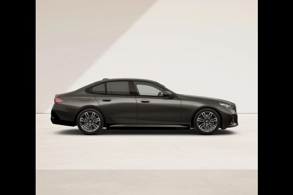 BMW i5 eDrive40 - M-Sport - Active Cruise Control - Harman Kardon
