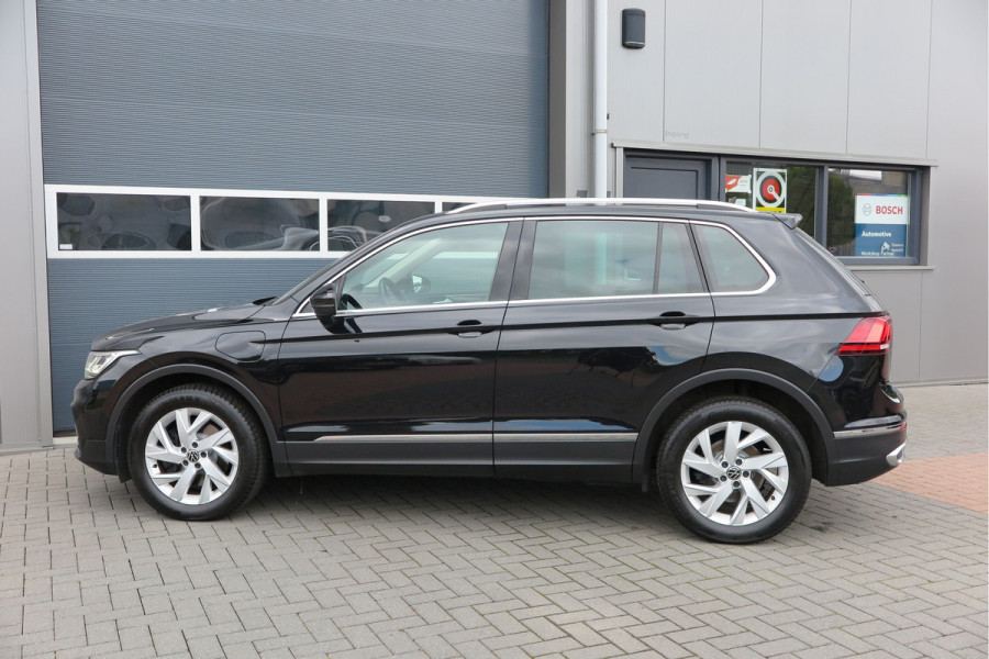 Volkswagen Tiguan 1.4 TSI eHybrid Elegance 245pk DSG ,Led matrix,Virtual cockpit,Trekhaak,Stoelverwarming, Led, DAB+ , PDC, LMV Stuurwiel verwarmd, Carplay etc .
