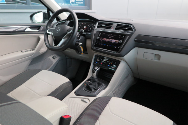Volkswagen Tiguan 1.4 TSI eHybrid Elegance 245pk DSG ,Led matrix,Virtual cockpit,Trekhaak,Stoelverwarming, Led, DAB+ , PDC, LMV Stuurwiel verwarmd, Carplay etc .