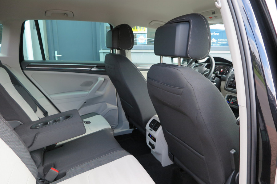 Volkswagen Tiguan 1.4 TSI eHybrid Elegance 245pk DSG ,Led matrix,Virtual cockpit,Trekhaak,Stoelverwarming, Led, DAB+ , PDC, LMV Stuurwiel verwarmd, Carplay etc .