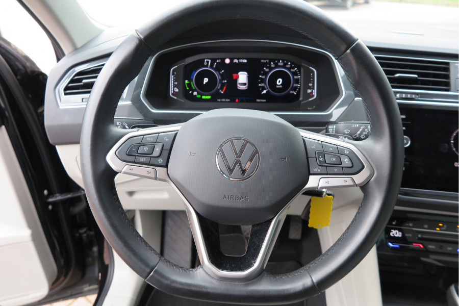 Volkswagen Tiguan 1.4 TSI eHybrid Elegance 245pk DSG ,Led matrix,Virtual cockpit,Trekhaak,Stoelverwarming, Led, DAB+ , PDC, LMV Stuurwiel verwarmd, Carplay etc .