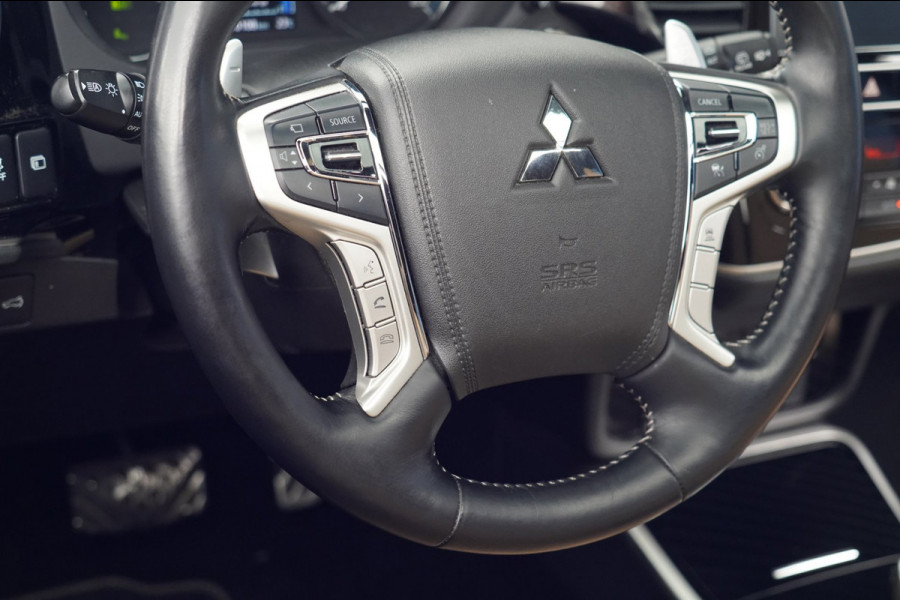 Mitsubishi Outlander 2.4 PHEV S-Edition / 70dkm NAP / NL-Auto / Schuifdak / Trekhaak / Leder / Camera