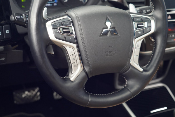 Mitsubishi Outlander 2.4 PHEV S-Edition / 70dkm NAP / NL-Auto / Schuifdak / Trekhaak / Leder / Camera