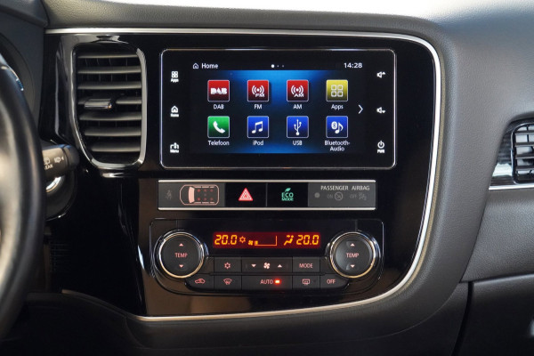 Mitsubishi Outlander 2.4 PHEV S-Edition / 70dkm NAP / NL-Auto / Schuifdak / Trekhaak / Leder / Camera
