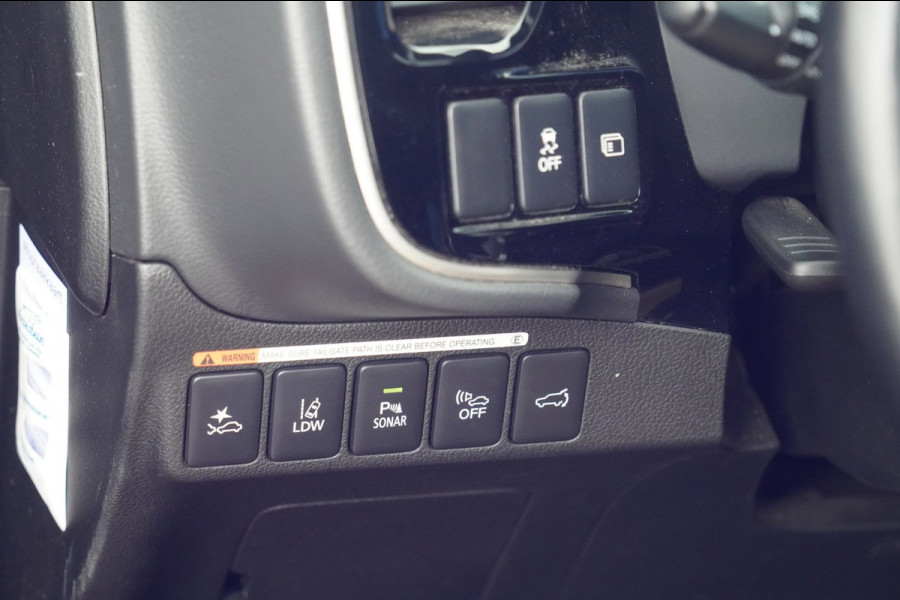 Mitsubishi Outlander 2.4 PHEV S-Edition / 70dkm NAP / NL-Auto / Schuifdak / Trekhaak / Leder / Camera