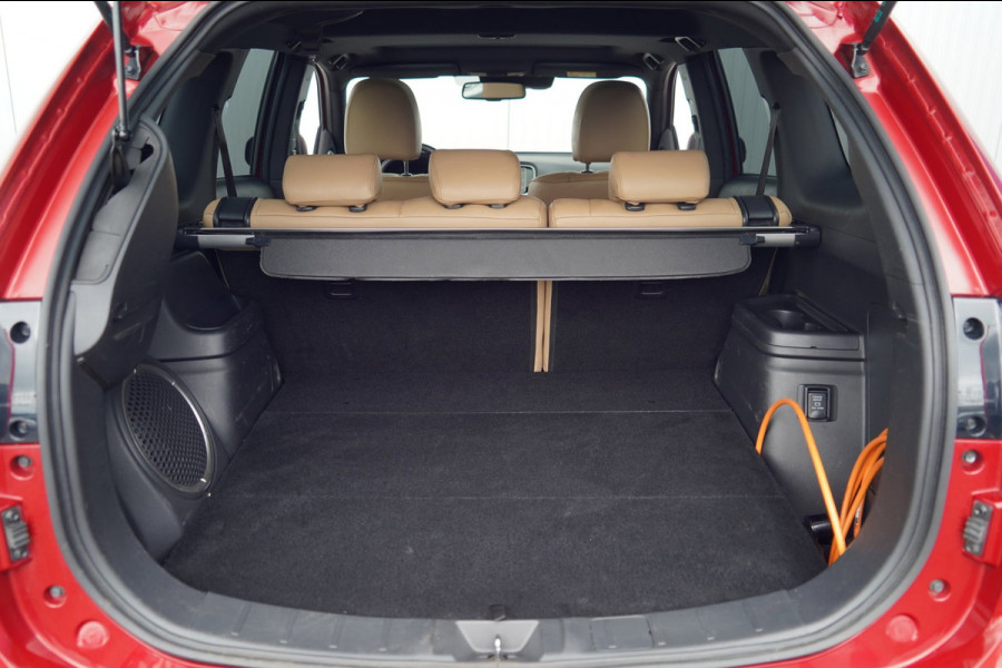 Mitsubishi Outlander 2.4 PHEV S-Edition / 70dkm NAP / NL-Auto / Schuifdak / Trekhaak / Leder / Camera