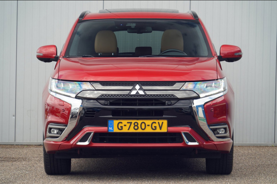Mitsubishi Outlander 2.4 PHEV S-Edition / 70dkm NAP / NL-Auto / Schuifdak / Trekhaak / Leder / Camera