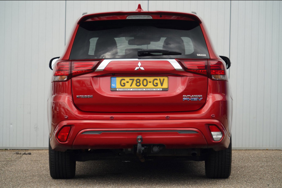 Mitsubishi Outlander 2.4 PHEV S-Edition / 70dkm NAP / NL-Auto / Schuifdak / Trekhaak / Leder / Camera