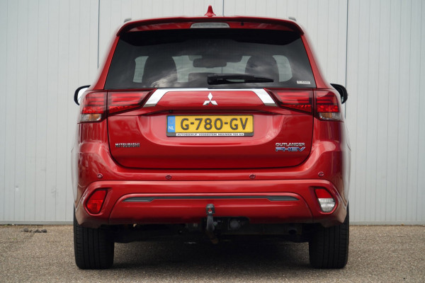 Mitsubishi Outlander 2.4 PHEV S-Edition / 70dkm NAP / NL-Auto / Schuifdak / Trekhaak / Leder / Camera